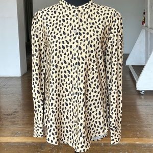 Doris UNTUCKit spotted animal print shirt